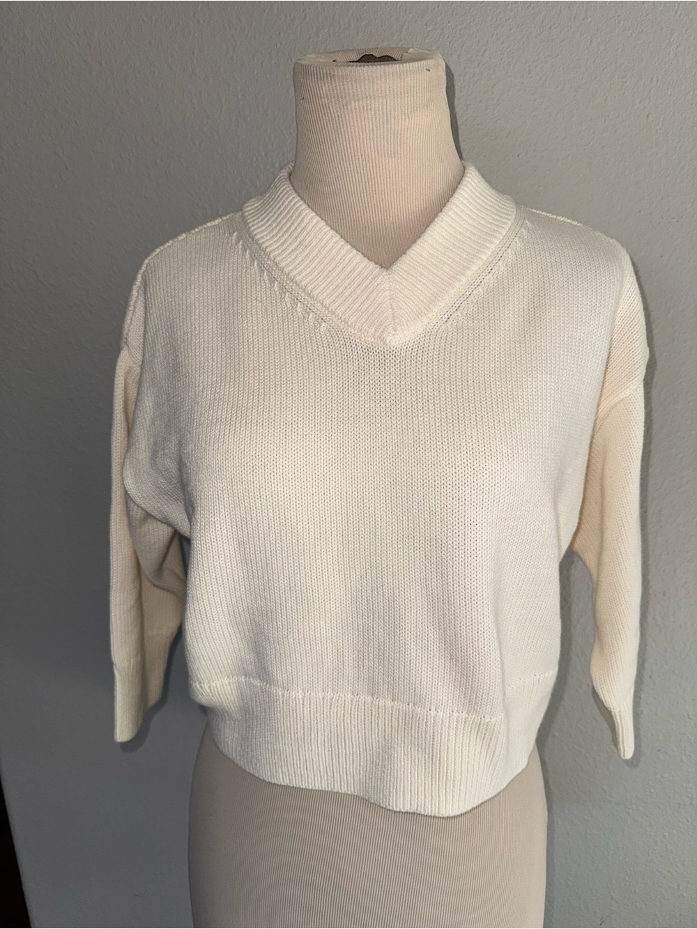 Gap kids cropped ribbed beige sweater size 6-7